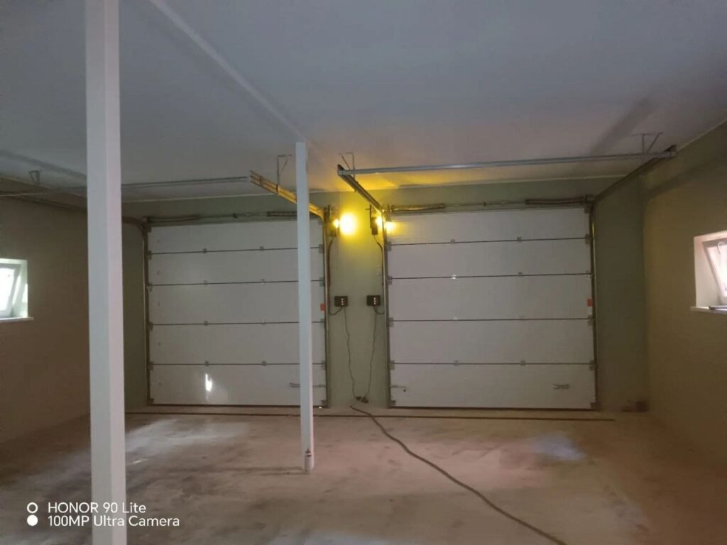 Купить Секционные промышленные ворота Alutech 3000×3000