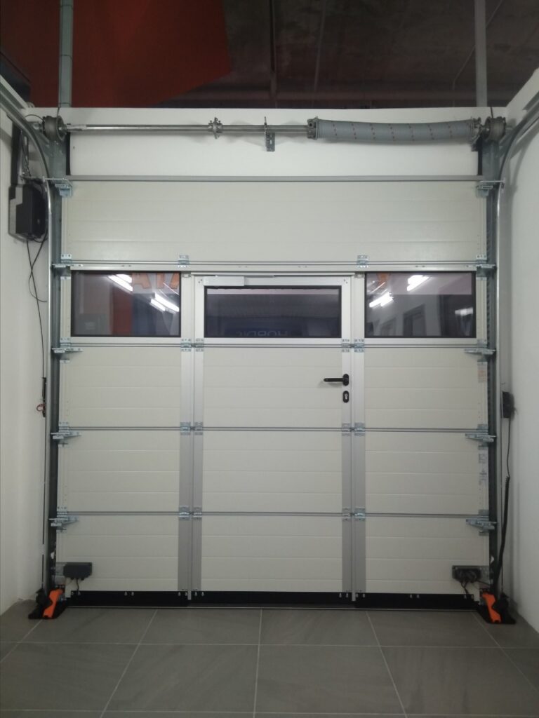 Купить Секционные подъёмные ворота Hörmann 2750×2000 мм