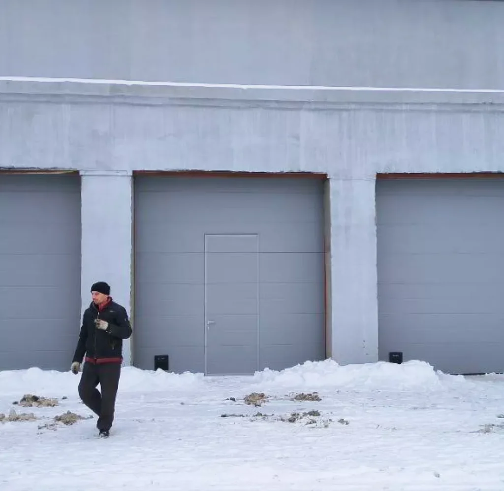 Купить Промышленные секционные ворота DoorHan ISD01 3000×3500 мм