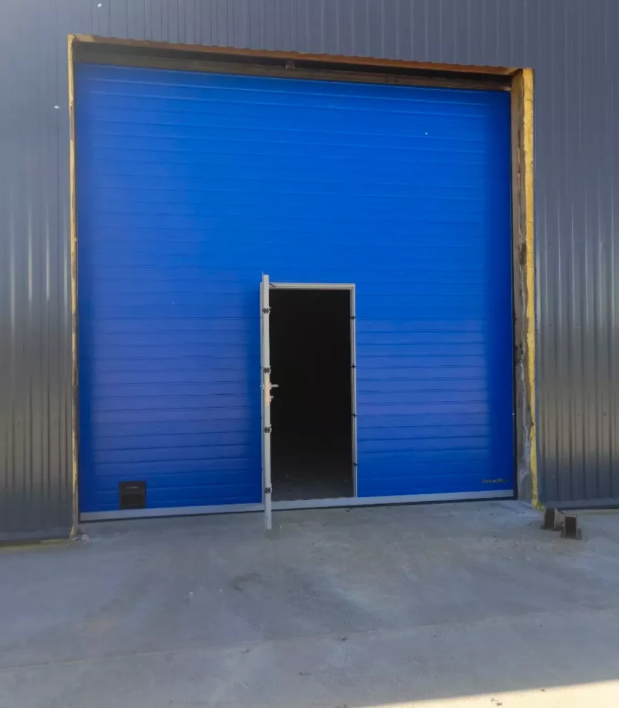 Купить Промышленные секционные ворота DoorHan ISD01 4500×3500 мм