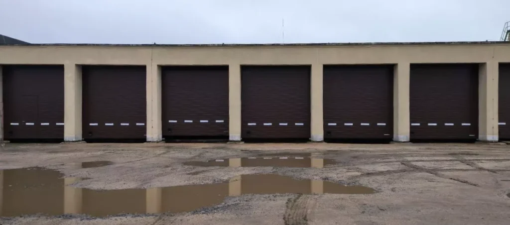 Купить Промышленные секционные ворота DoorHan ISD01 3000×4500 мм